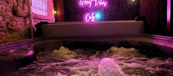 3Bed 2Bath Family Home W/Hot Tub & Huge backyard