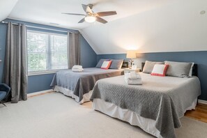 4 soverom, strykejern/-brett, wi-fi og sengetøy