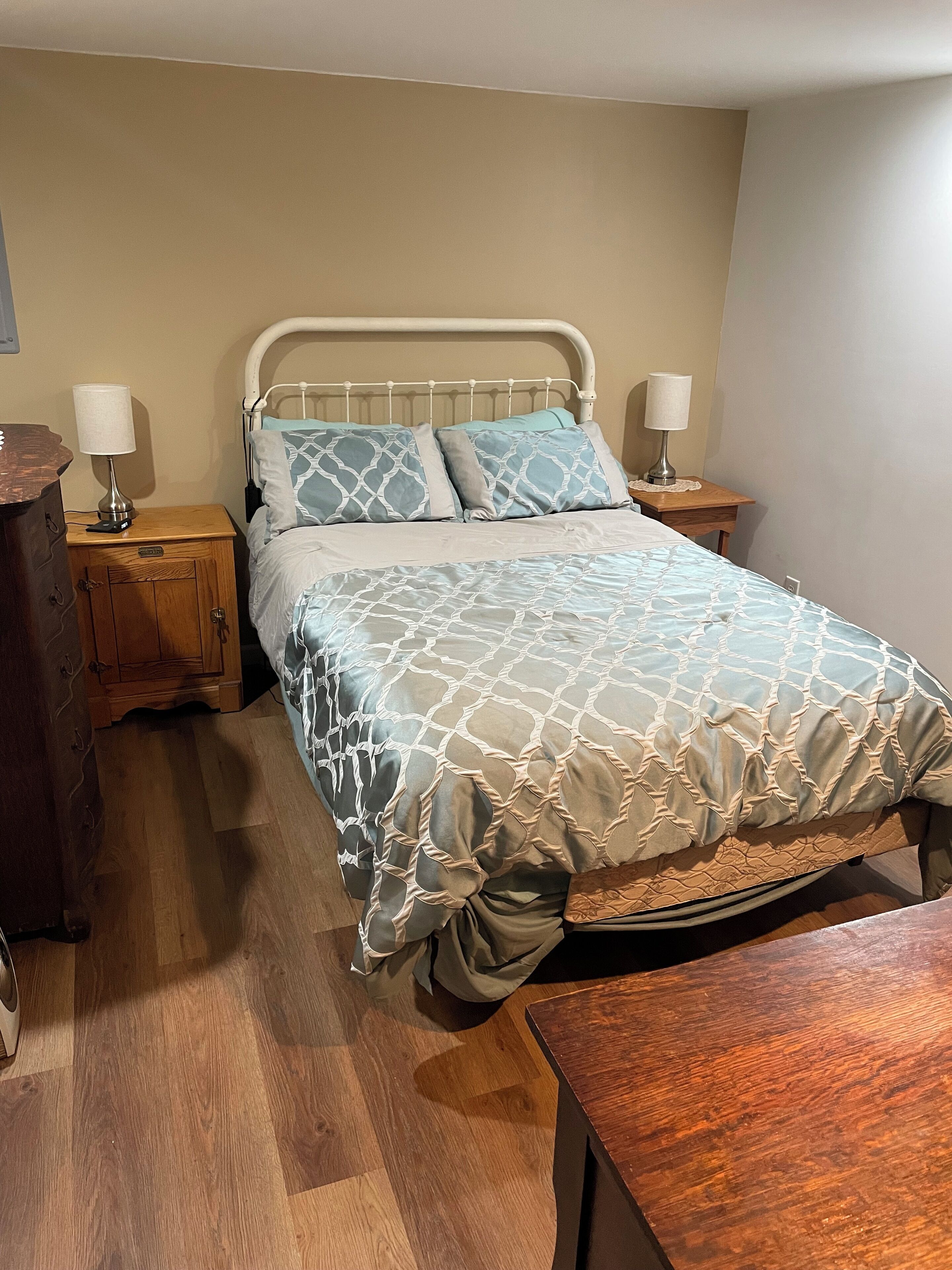 2 bedrooms, iron/ironing board, free WiFi, bed sheets