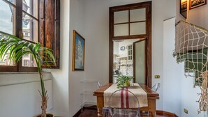 Unclassified image, 4 of 44, button - iFlat | A Vintage Gem Apartment near Piazza Navona (Roma)