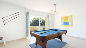Casa, 5 habitaciones, terraza | Sala de juegos