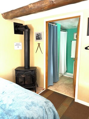 1 chambre, fer et planche Ă repasser, Wi-Fi, draps fournis