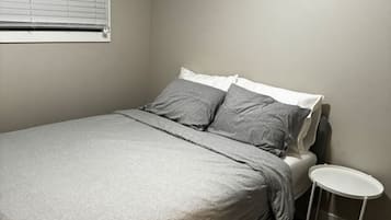 3 bedrooms, desk, iron/ironing board, WiFi