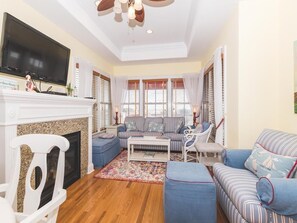 Een televisie en een dvd-speler