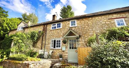 Cute cottage near a gorgeous village pub and a stones throw from many sights