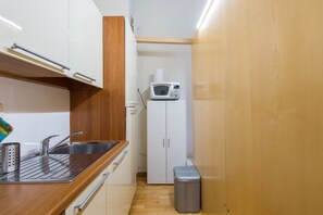 Fridge, microwave, oven, stovetop - Spanish Steps Luxury Top Floor (Roma)
