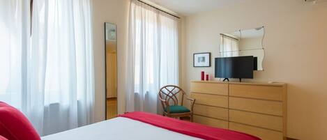 2 makuuhuonetta, Wi-Fi, vuodevaatteet