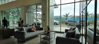 Condo 604, w/ Pool & Gym & Minutes to Baguio city Attractions