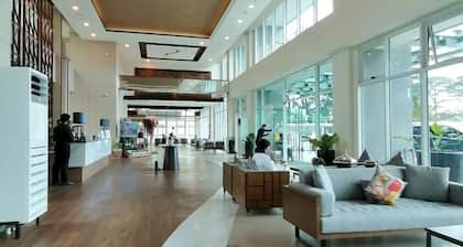 Condo 604, w/ Pool & Gym & Minutes to Baguio city Attractions