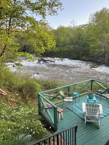 Cozy and quiet place nestled on the Tayer Falls in East Nassau, NY.