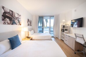 2 bedrooms, desk, iron/ironing board, WiFi