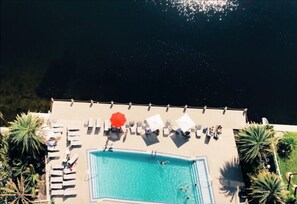 Pool - Stunning 2B/2B with Beach Service & Breathtaking Views (Hallandale Beach)