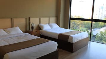 2 slaapkamers, een bureau, een strijkplank/strijkijzer, wifi