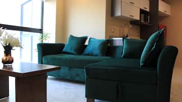 Een smart-tv, een kantoor en een printer