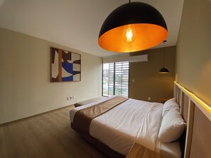 1 chambre, bureau, fer et planche à repasser, Wi-Fi