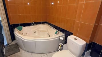 Studio, 1 Bedroom, Smoking, Balcony | Bathroom