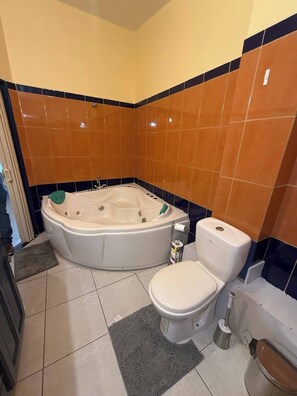 Studio, 1 chambre, fumeur, balcon | Salle de bain