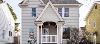 Hot Tub|Ping Pong|Sleeps 9|Retro Fun