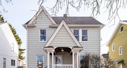 Hot Tub|Ping Pong|Sleeps 9|Retro Fun