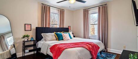 3 habitaciones, tabla de planchar con plancha y cuna de viaje