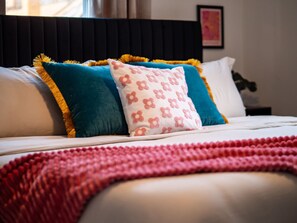 4 bedrooms, desk, iron/ironing board, free WiFi