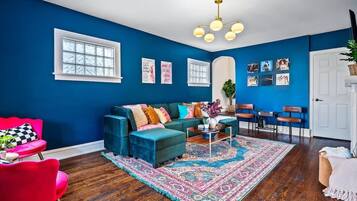 Älytelevisio, videopelejä, työhuone