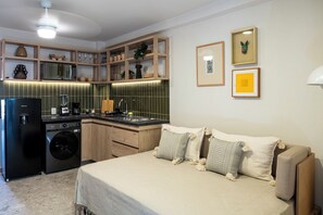 Căn hộ Tiêu chuẩn, 1 giường cỡ king và sofa giường | Khu phòng khách