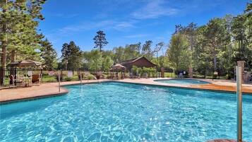 Piscine extérieure, piscine chauffée
