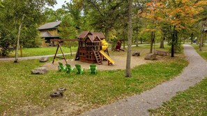 Children's area - Lakefront Home on the Whitefish Chain - Outdoor Pool, Pickleball Courts and More (Pequot Lakes)