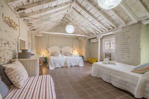 6 habitaciones, tabla de planchar con plancha y wifi gratis 