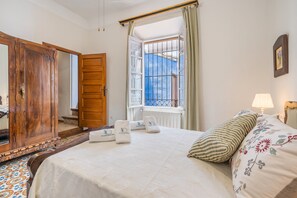 6 bedrooms, iron/ironing board, free WiFi, bed sheets