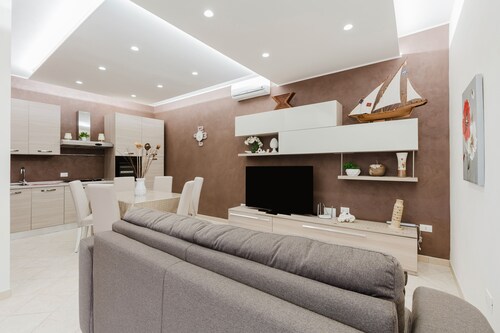 Holiday Home 'Casa Scirocco' with Sea View, Private Terrace and Wi-Fi