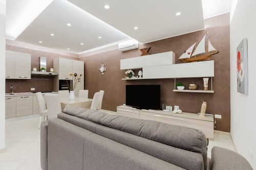 Holiday Home 'Casa Scirocco' with Sea View, Private Terrace and Wi-Fi