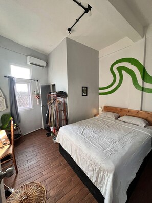 Free WiFi, bed sheets - Black and Putih stay (Munggu)