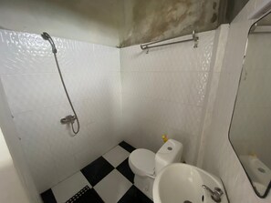 Shower, free toiletries, towels, soap