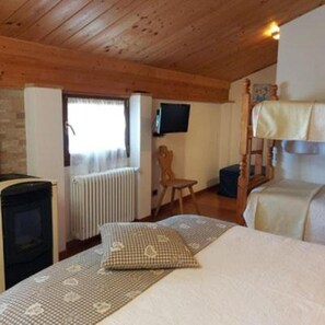 1 bedroom, free WiFi, bed sheets