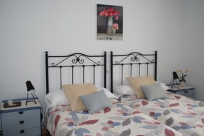 3 bedrooms, iron/ironing board, free WiFi, bed sheets