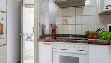 Frigorífic, microones, forn i placa de cuina