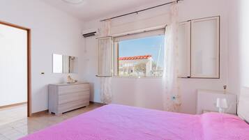 3 habitaciones y ropa de cama