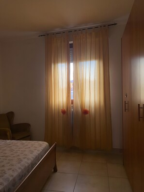 1 dormitori, wifi gratuïta i roba de llit 