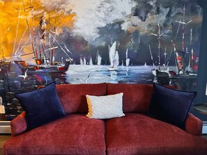 Interior - Stunning Design ~ Fireplace ~ Custom Desk ~ Balcony (Beverly)