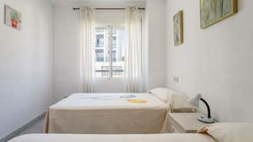 2 slaapkamers, een strijkplank/strijkijzer, gratis wifi, beddengoed