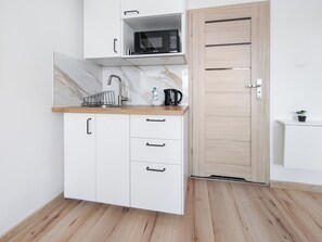 Réfrigérateur, micro-ondes