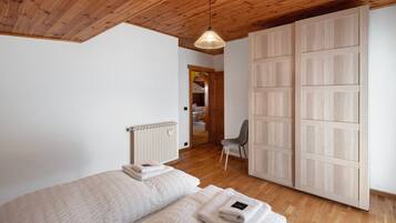 2 camere, ferro/asse da stiro, Wi-Fi gratuito, lenzuola