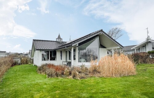 Lovely home in Faaborg with sauna