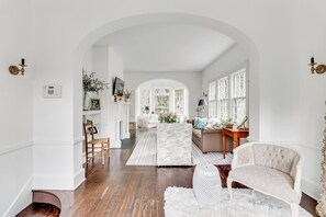 Smart TV, fireplace, books