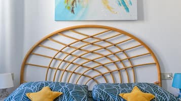 1 bedroom, bed sheets