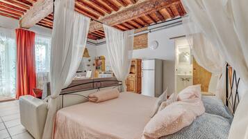 1 camera, Wi-Fi gratuito, lenzuola