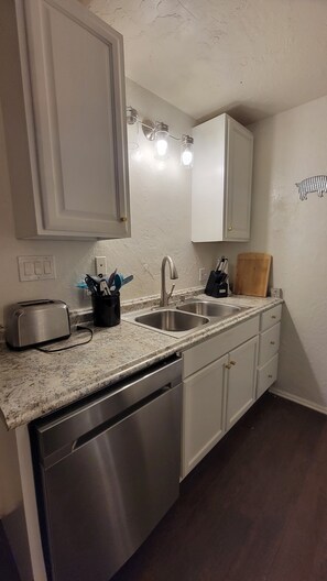 Apartment, 1 Queen-Bett und Schlafsofa | Eigene Küche