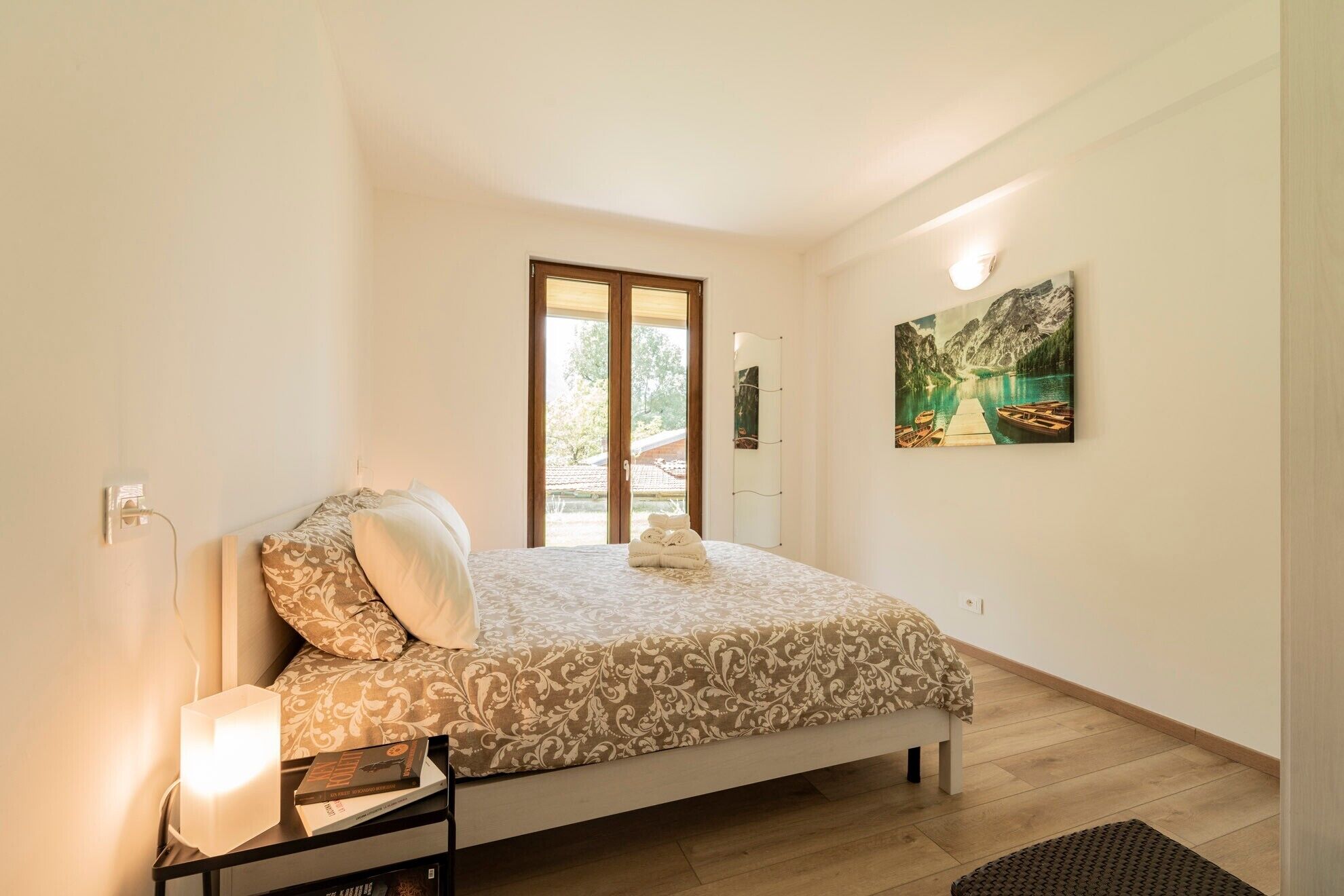 1 habitación, tabla de planchar con plancha, wifi gratis y ropa de cama 